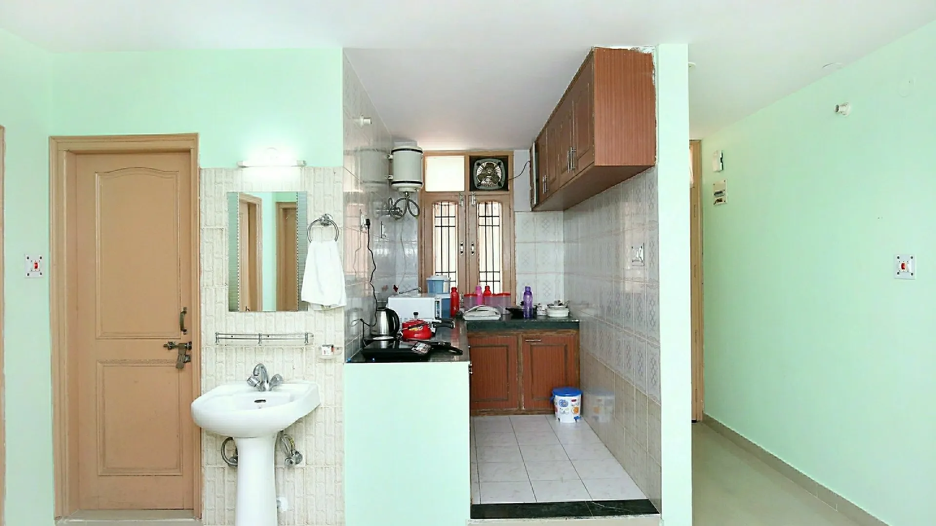 Oyo 10409 Home Sector 4 New Shimla Apartment